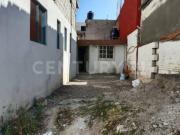 VENTA DE CASA CON LOCAL Y 2 DEPARTAMENTOS PARA REMODELAR...