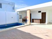 Venta de casa con piscina al sur de manta