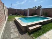 Venta de casa con piscina en Brisas de Villa