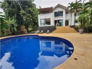 VENTA DE CASA CON PISCINA PRIVADA EN ENVIGADO