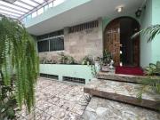 VENTA DE CASA CON PISCINA, SAUNA Y AMPLIO...