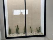 Venta de casa con recámara en planta baja en Gran San...