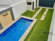 Venta de casa con roof garden, Col. Lomas Trujillo,...
