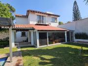 Venta de casa con seguridad, Col. Vista Hermosa...