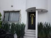 Venta de Casa con Uso de Suelo H3 en Lomas del Chamizal
