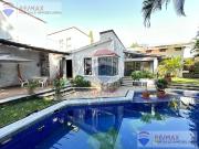 Venta de casa con uso de suelo mixto, Lomas de Atzingo,...