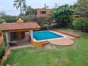 VENTA DE CASA CON VIGILANCIA, FRACC. JARDINES DE...