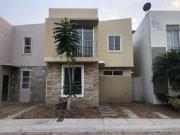 Venta de casa cuatro habitaciones en urbanización...