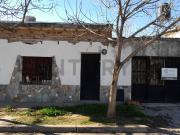 Venta de Casa de 2 dormitorios a reciclar en Zona Norte