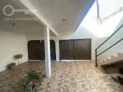 Venta de Casa de 2 niveles, en Av. de los Insurgentes,...