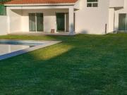 VENTA DE CASA DE 2 NIVELES EN FRACC. JARDINES DE TLAYACAPAN