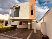 VENTA DE CASA DE 2 NIVELES EN FRACC. SITIO DEL SOL
