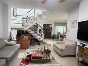 Venta de Casa de 2 Niveles Parque Venezuela,...