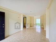 Venta de Casa de 2 Pisos, 2 Dormitorios y Amplio Patio,...