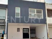 Venta de casa de 2 pisos en el Fracc. La Antigua...