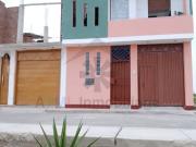 VENTA DE CASA DE 2 PISOS FRENTE A PARQUE EN URB. SANTA...