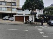 VENTA DE CASA DE 2 PISOS MÁS AZOTEA EN MIRAFLORES