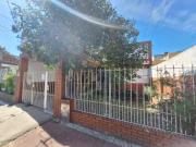 Venta de casa de 3 ambientes con cochera en Gerli
