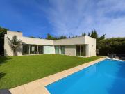 Venta de casa de 3 dormitorios en barrio cerrado