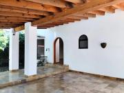 VENTA DE CASA DE 3 HABITACIONES CON BAÑO, ESTUDIO,...