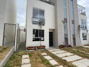 VENTA DE CASA DE 3 PISOS DE LUJO CON ALBERCA EN PACHUCA...