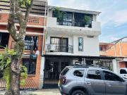Venta de casa de 3 pisos en el sector Caney, con lindos...