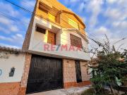 Venta De Casa De 3 Pisos En Lambayeque