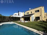Venta de casa de 4 ambientes con piscina en Nuevo Quilmes
