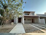 Venta de casa de 4 Habitaciones en privada en Cholul con...