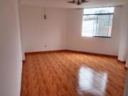 Venta de Casa de 4 pisos con dos locales comerciales