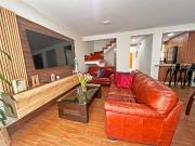 Venta de Casa de 4 Pisos en Urbanización Santa María –...