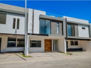 venta de casa de 4 recamaras en coto savia central zapopan