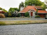 Venta de casa de 7 ambientes en la calle Las Heras al...