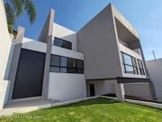 Venta de casa de arquitecto en Corregidora
