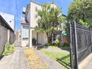 Venta de casa de cuatro ambientes con cochera y un...