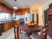 VENTA DE CASA DE DOS DORMITORIOS CON LOCAL COMERCIAL,...