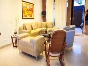 VENTA DE CASA DE TRES PISOS FRENTE A PARQUE EN...