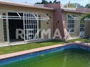 Venta de casa de un nivel en el Fracc. Burgos, Temixco,...