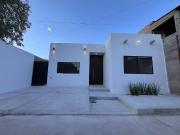 VENTA DE CASA DE UN PISO EN COL DEPORTISTAS AL NORTE