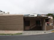 VENTA DE CASA DE UN PISO EN CUMBRES 2DO SECTOR