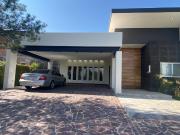 VENTA DE CASA DE UN PISO EN EL BOSQUE COWNTRY CLUB CON...