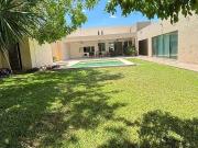 venta de casa de un piso en los pinos por altabrisa...