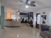 Venta de Casa de UNA PLANTA DE 3 habitaciones CON JARDÍN 4