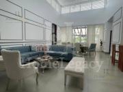 Venta de Casa de una sola planta con vista al lago en...