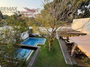 Venta de casa dentro de fraccionamiento en Acapatzingo,...