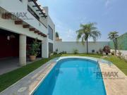 Venta de casa dentro de fraccionamiento en Palmira,...