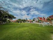 Venta de casa dentro de fraccionamiento seguro con...