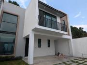 VENTA DE CASA DENTRO DE PRIVADA EN METEPEC A UN COSTADO...