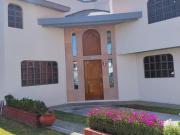 VENTA DE CASA DENTRO DE PRIVADA EN PASEO DE LOS CISNES...