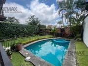 Venta de casa dentro del Fracc. San Jerónimo Ahuatepec,...